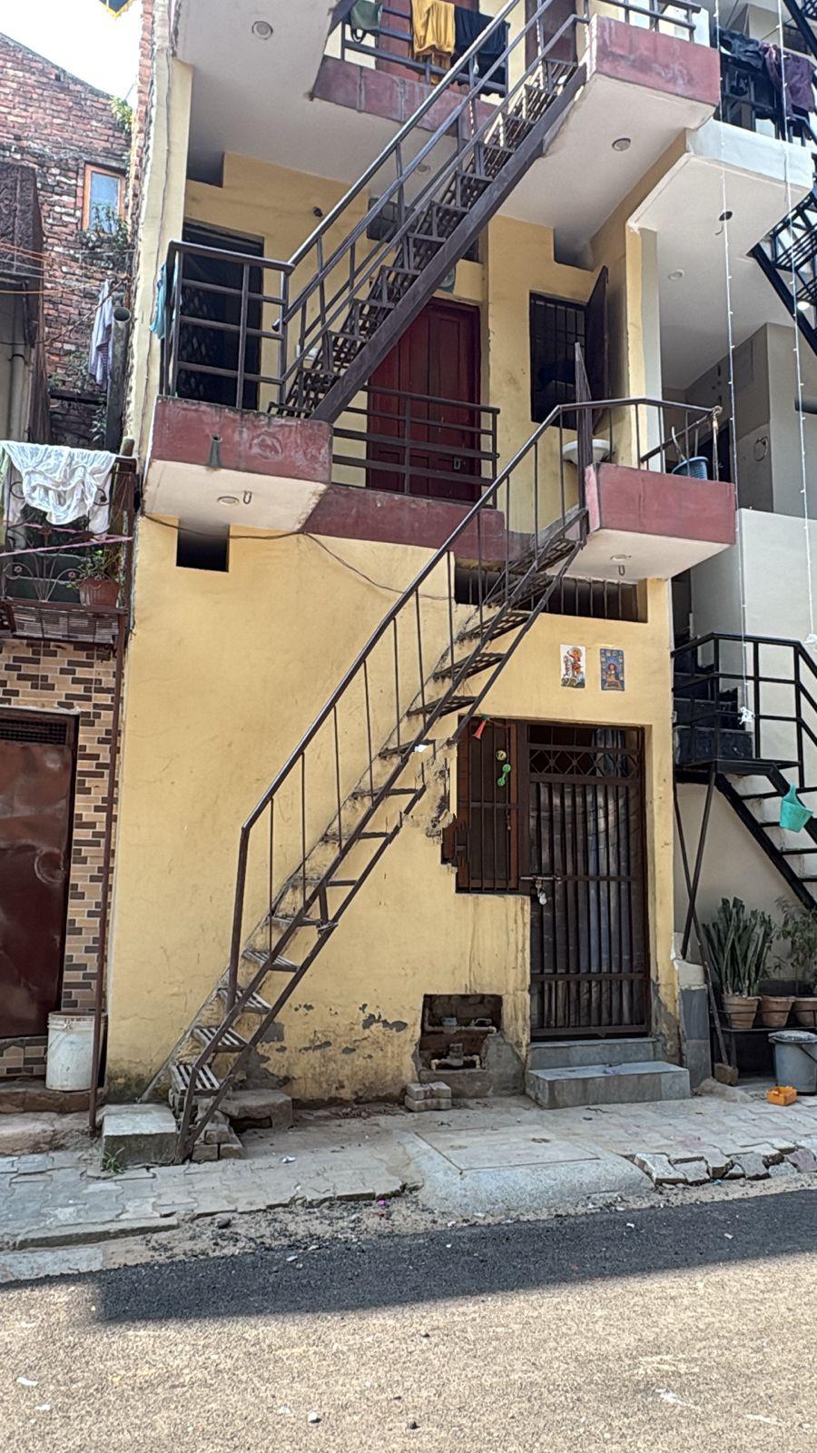 2 Room with Kitchen Unfurnished House