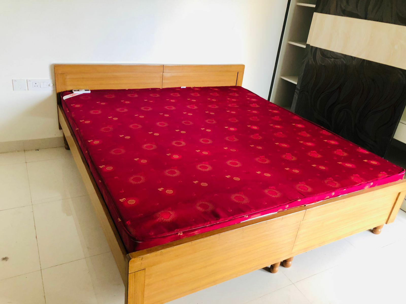 3BHK Semi Furnished Flat