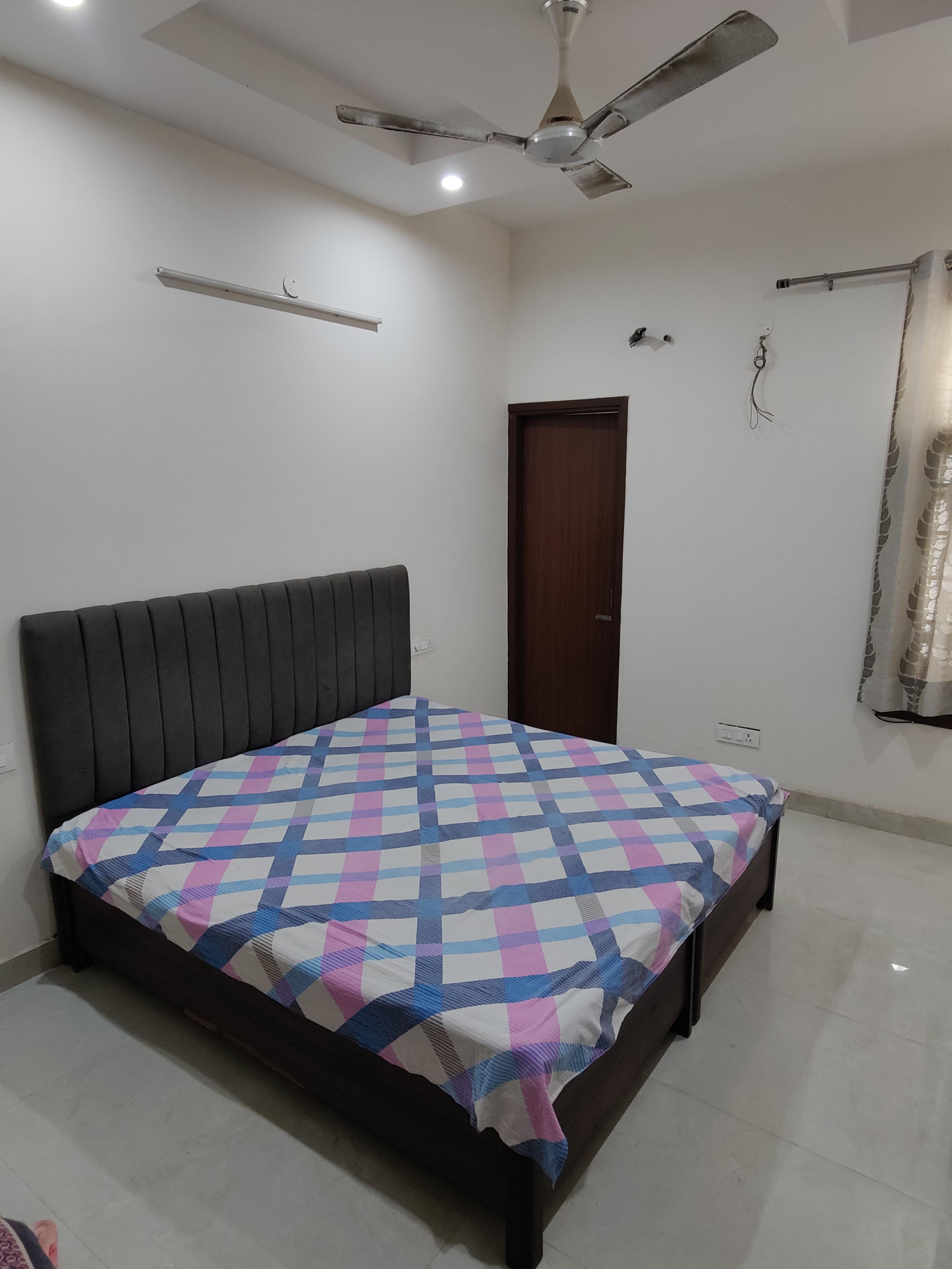 PG for Girls in Dhakoli
