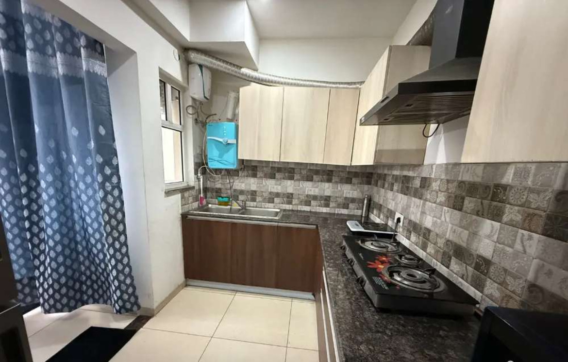 1 Room with Kitchen Fully Furnished Flat
